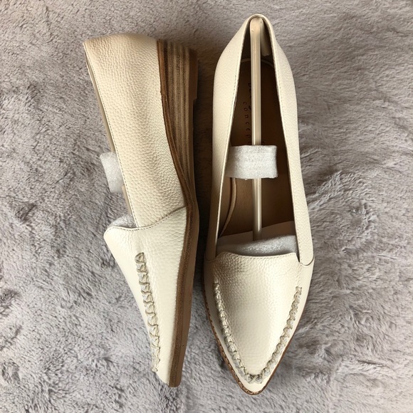 100% Leather Bettye Muller Chet Pointed Toe Loafer - Picture 6 of 11